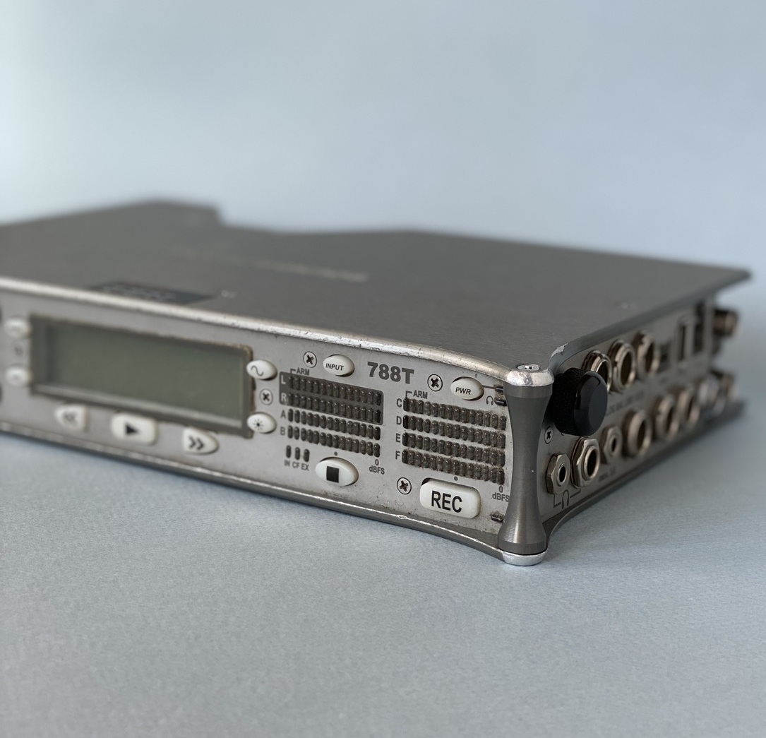 <span style="font-weight: bold;">Sound Devices 788T</span><br>